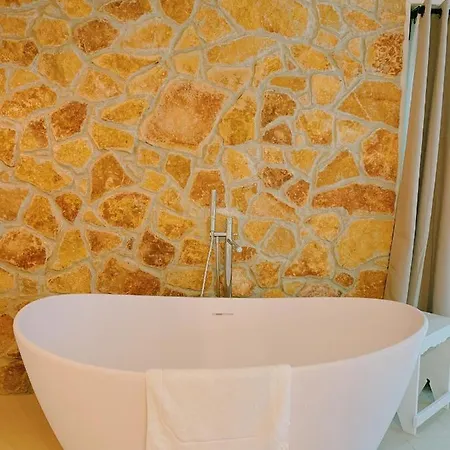 Can Bufi - Hotel & Winery Otel *